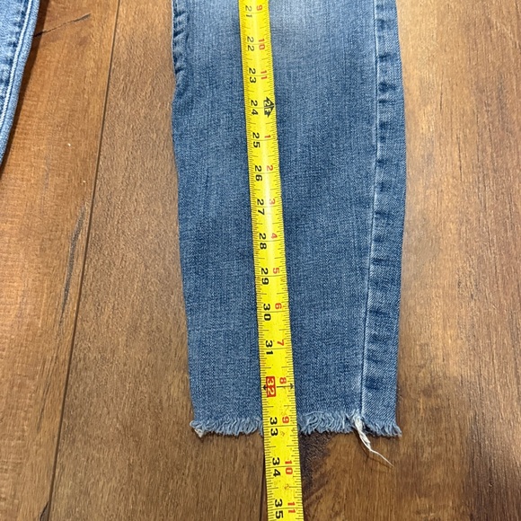 Lucky Brand Light Blue Ankle Jeans - Picture 3 of 11